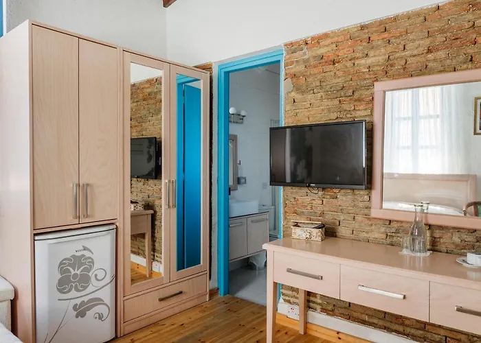 Cypriot Swallow Boutique Panzió 4*