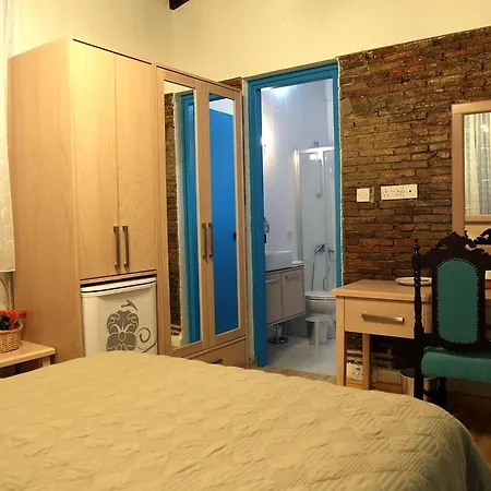 Cypriot Swallow Boutique Λευκωσία