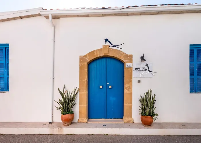 Cypriot Swallow Boutique Panzió 4*